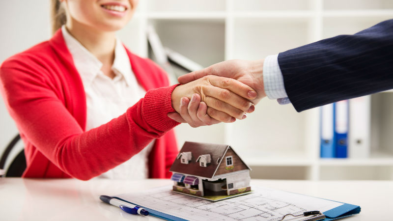 Find a Real Estate Agent in Regina to Make House Hunting Less Stressful